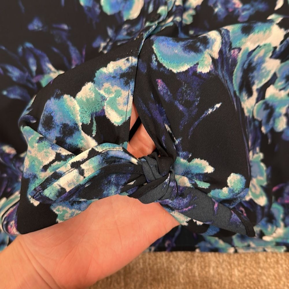Ann Taylor Black Floral Feminine Tie Waist Longsleeve Lightweight Shirt Medium - Picture 6 of 9